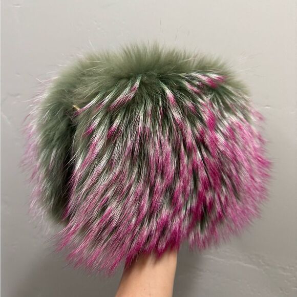 Stunning 2 Tone Premium Finn Raccoon Fur Handbag/Crossbody & Fur Pompom Charm - Picture 10 of 16